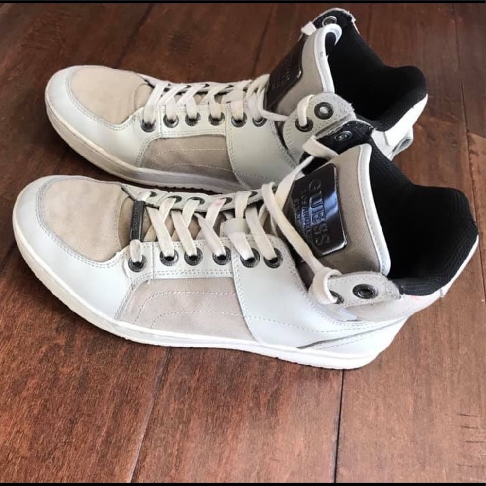 Guess Sneaker Men’s Size 9.5